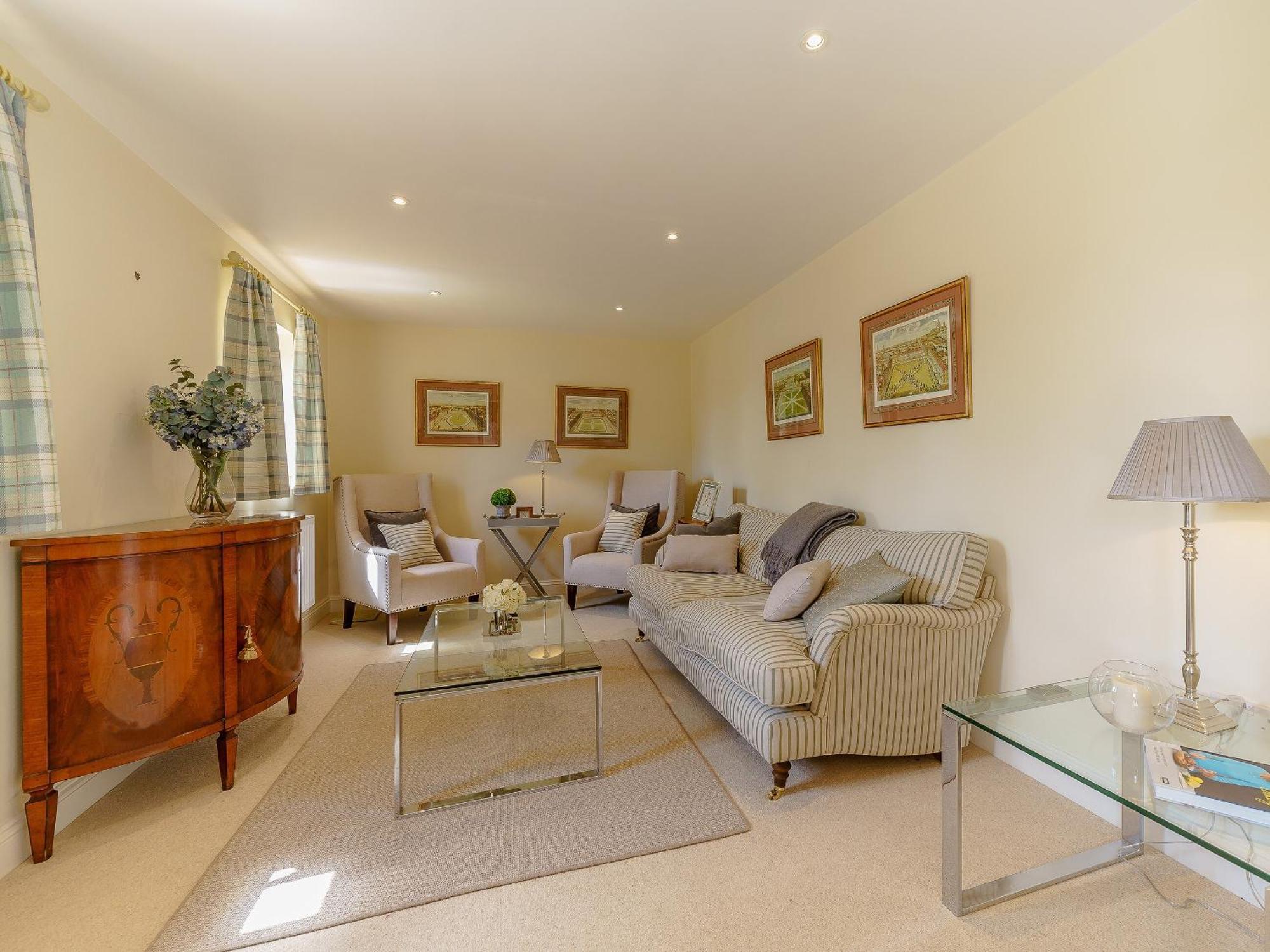The Clock House Villa Bisley  Exterior photo