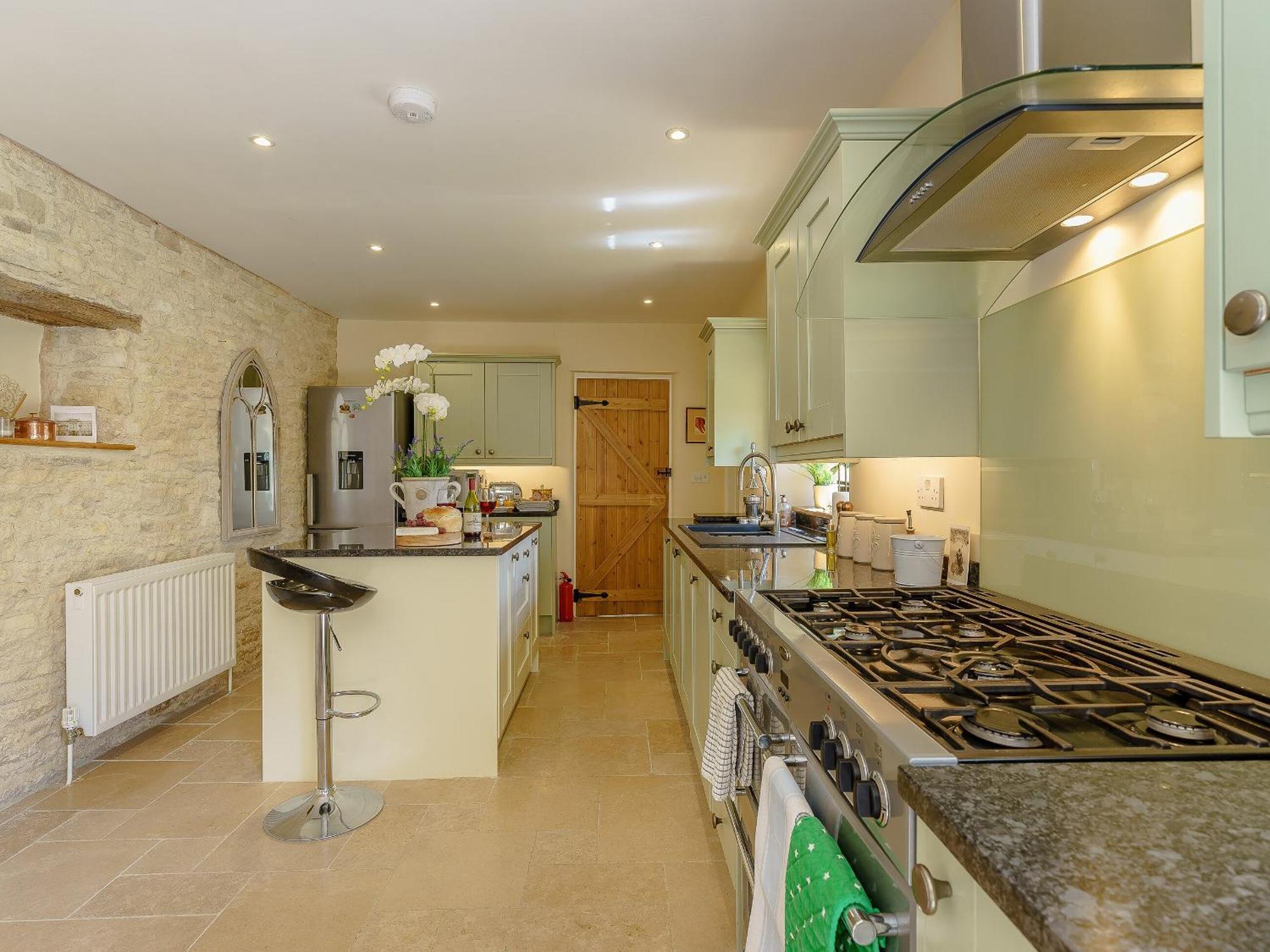 The Clock House Villa Bisley  Exterior photo